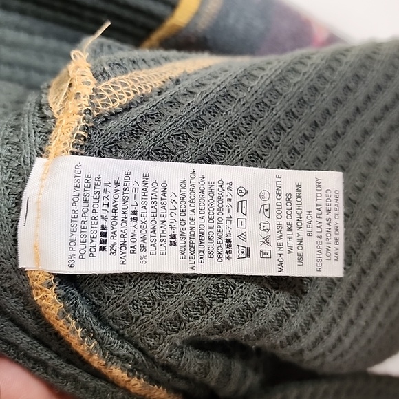 We the Free Waffle Knit Oversize Loving Leopard Cuffs Green Blouse Size XS - Picture 9 of 10